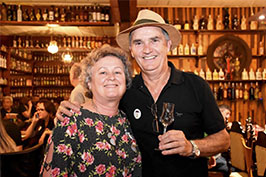 <h1>Orlando e Lucia<h1><h2>Proprietários da Regui Brasil</h2>