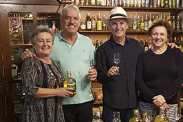 <h1>Evandro e Família</h1> <h2>Cachaça Brisa da Serra</h2>