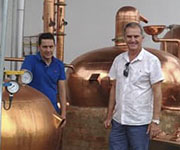 <h1>Cachaça Excelência</h1> <h4>Passa Quatro-MG</h4>